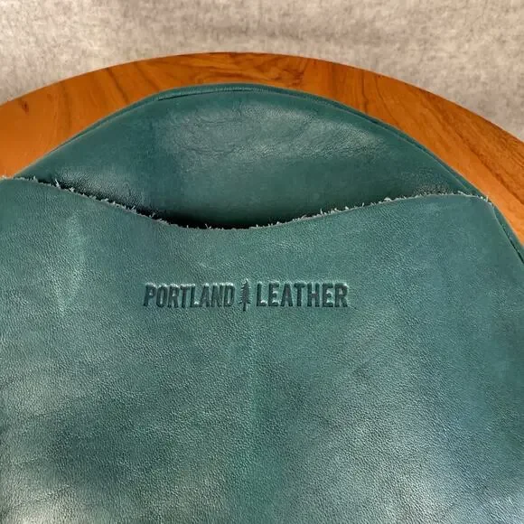 Portland Leather Small Green Circle Crossbody 💚 - Picture 2 of 9